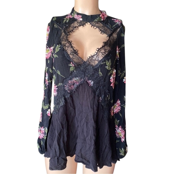 Daytrip Black Floral Lace Cutout Blouse Women’s Size Large Long Sleeve Peplum - Picture 2 of 13